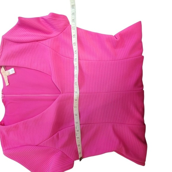 Hutch Pink Textured Fit & Flare Short Sleeve V-Neck Dress - Size M - Picture 4 of 8